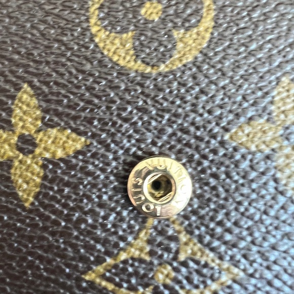 Sarah Louis Vuitton wallet. - Picture 8 of 8